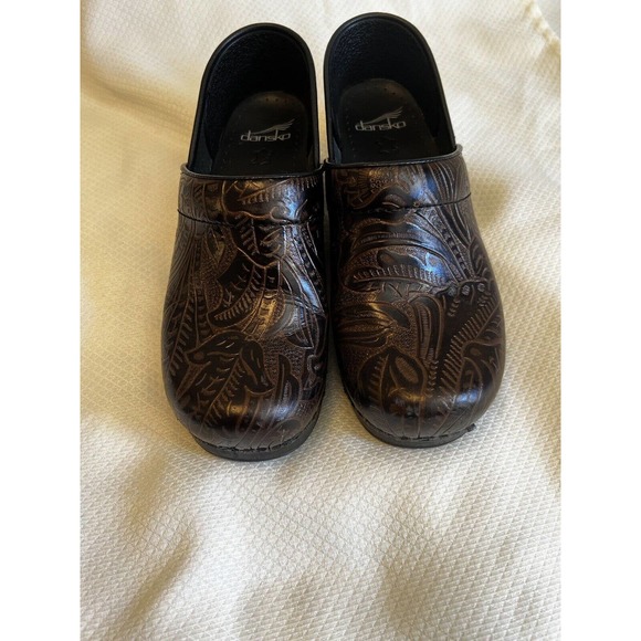 Dansko Women's 39 (9) Brown Embossed Tooled Professional Clog Shoe Nursing - Picture 1 of 9